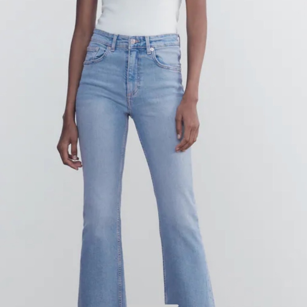 Zara CROPPED FLARE‎ JEANS - Picture 5 of 9